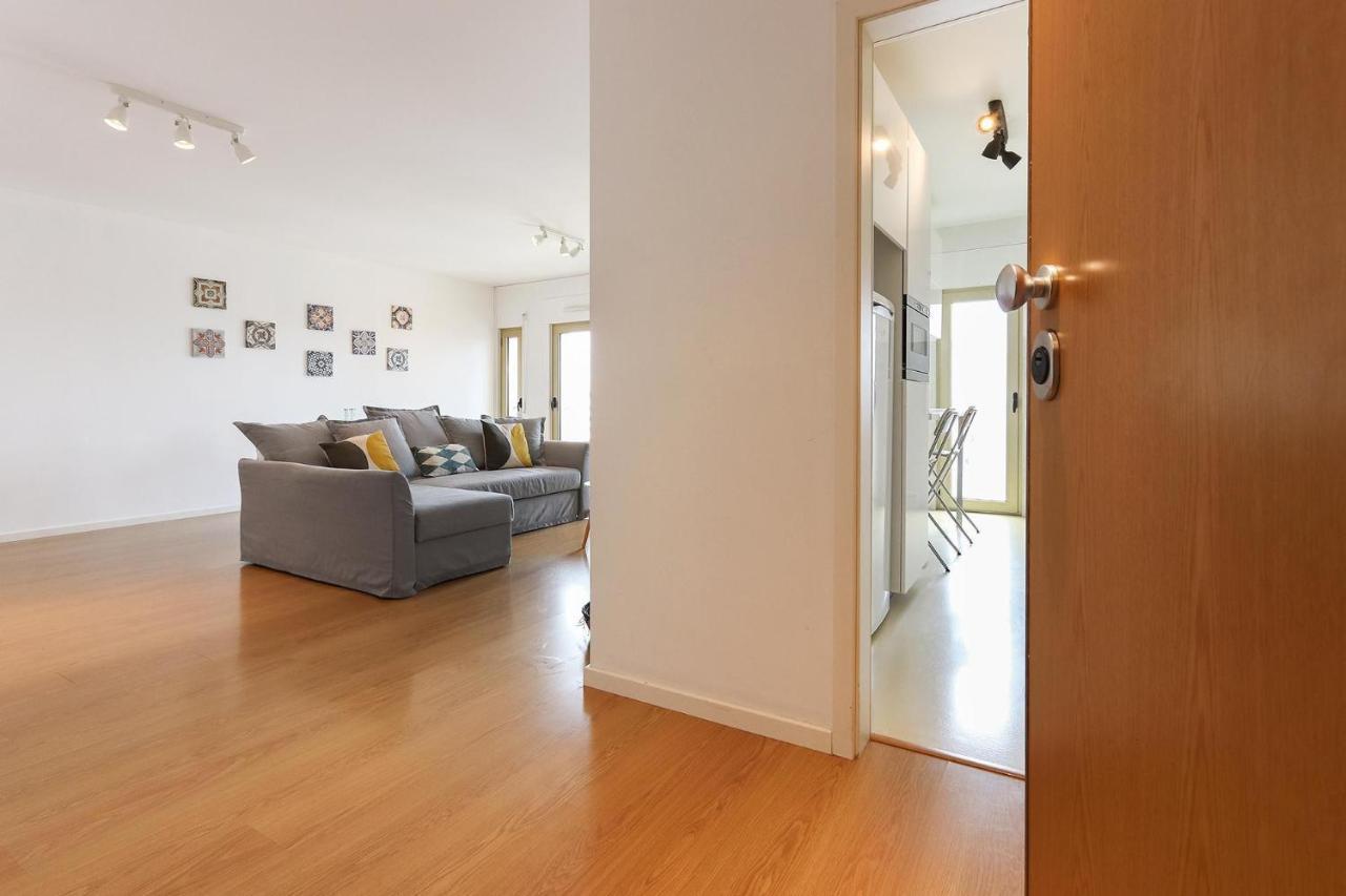 Modern & Bright Avenidas Novas By Homing Lisbon Luaran gambar